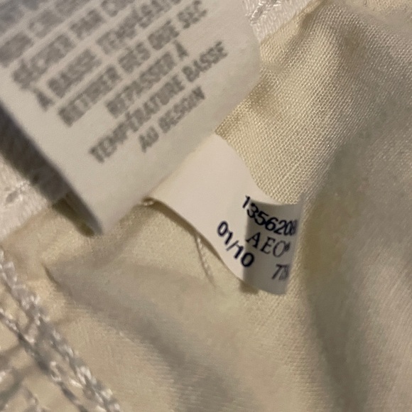 American Eagle Outfitters 2010 Season Skinny Stretch Distressed White Jeans - Picture 6 of 9